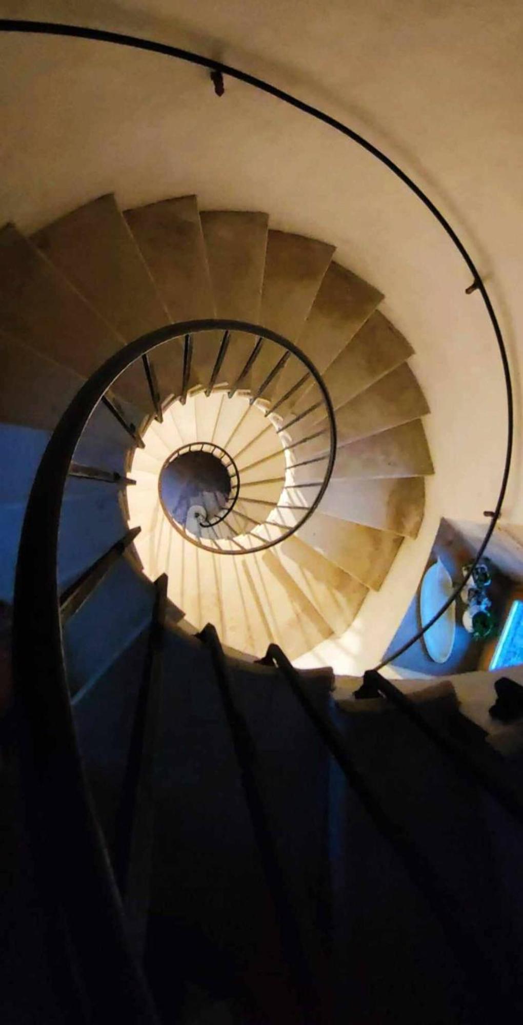 Appartement Spacieux Avec Deux Chambres Au Chateau Valence  Luaran gambar