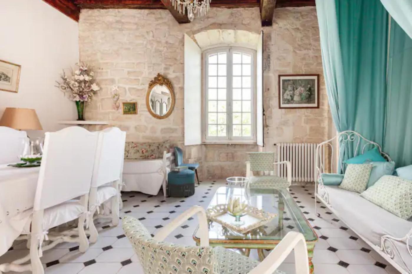 Appartement Spacieux Avec Deux Chambres Au Chateau Valence  Luaran gambar
