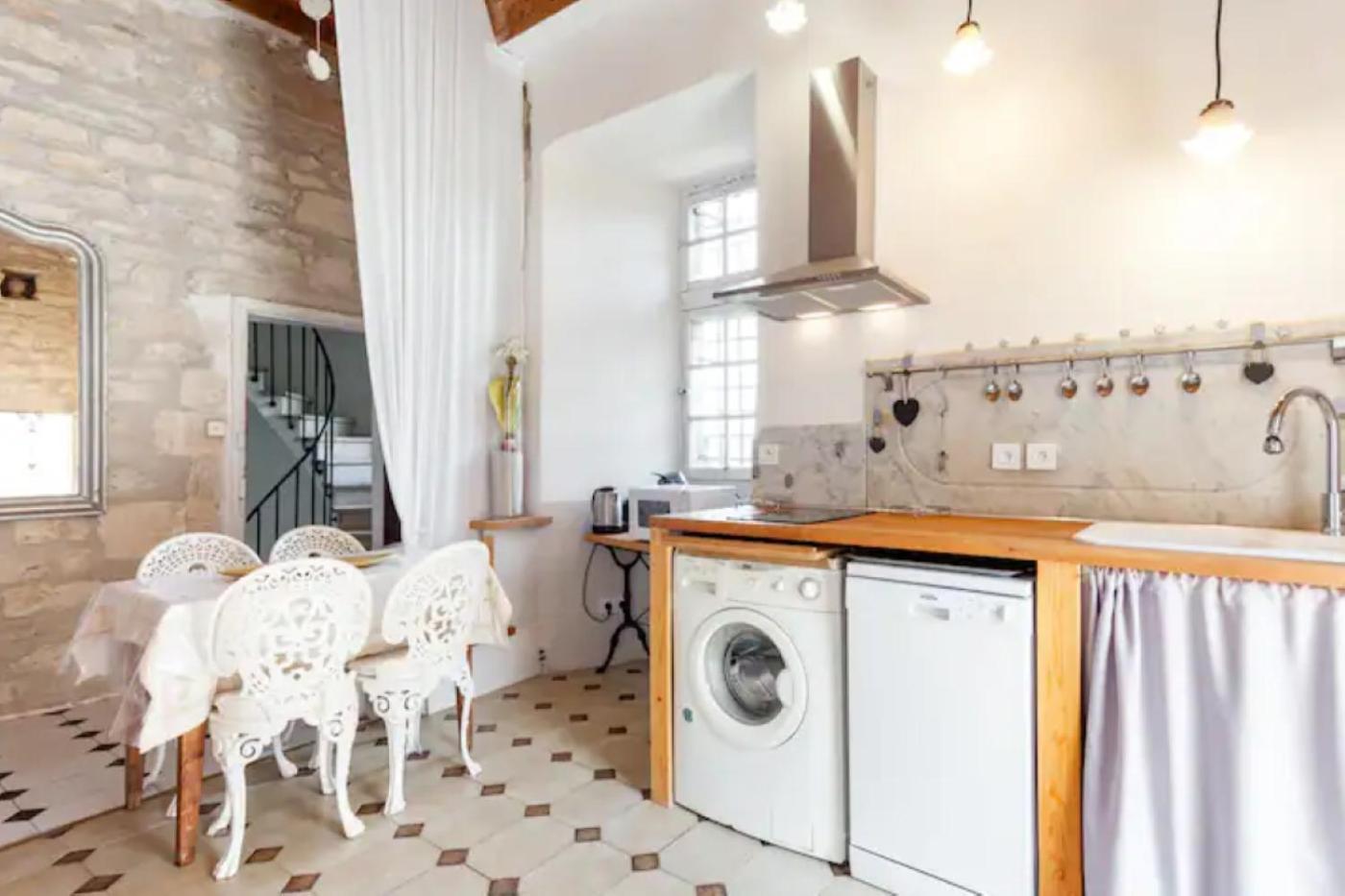 Appartement Spacieux Avec Deux Chambres Au Chateau Valence  Luaran gambar