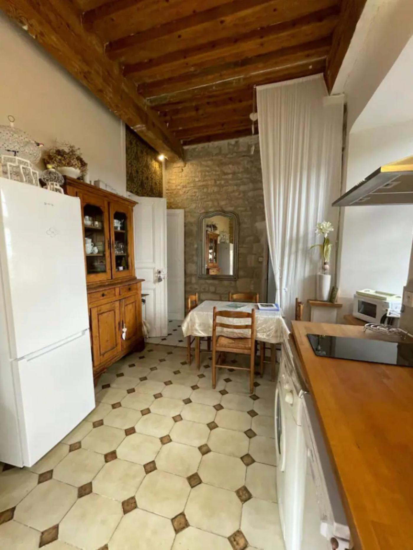 Appartement Spacieux Avec Deux Chambres Au Chateau Valence  Luaran gambar