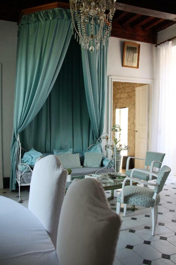 Appartement Spacieux Avec Deux Chambres Au Chateau Valence  Luaran gambar