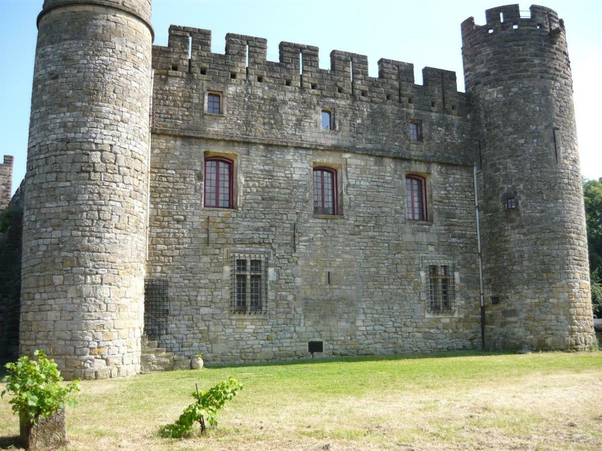 Appartement Spacieux Avec Deux Chambres Au Chateau Valence  Luaran gambar